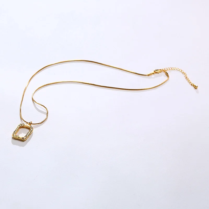 Chic Women Geometric Square Pendant Necklaces,Gold Tone Metal Clavicle Collar, Party Birthday Gifts for Her Jewelry
Chic Women Geometric Square Pendant Necklaces,Gold Tone Metal Clavicle Collar, Party Birthday Gifts for Her Jewelry