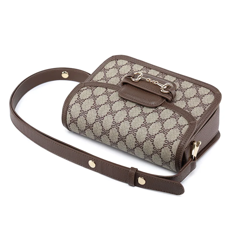 New online celebrity handbag retro letter Joker shoulder small square bag saddle bag with saddle buckle
New online celebrity handbag retro letter Joker shoulder small square bag saddle bag with saddle buckle