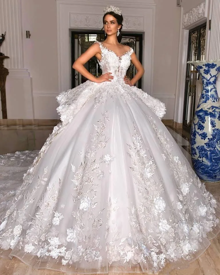 luxury Vintage Reception Lace Ball Gown Princess Wedding Dress flowers Bling Long Trian Bridal Gowns Plus Size wedding gown 2021
luxury Vintage Reception Lace Ball Gown Princess Wedding Dress flowers Bling Long Trian Bridal Gowns Plus Size wedding gown 2021