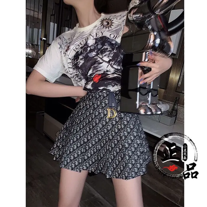 D-line skirt 20 new knitted skirt letter pattern high waist skirt pleated yarn jacquard skirt
D-line skirt 20 new knitted skirt letter pattern high waist skirt pleated yarn jacquard skirt