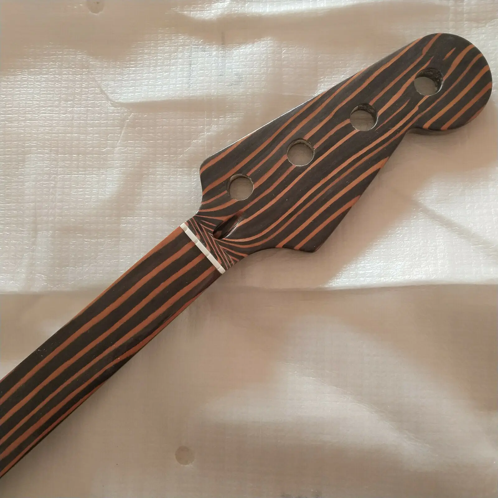Сменная электрическая гитара Zebra wood 4 струны 20 ладов | Спорт и развлечения
