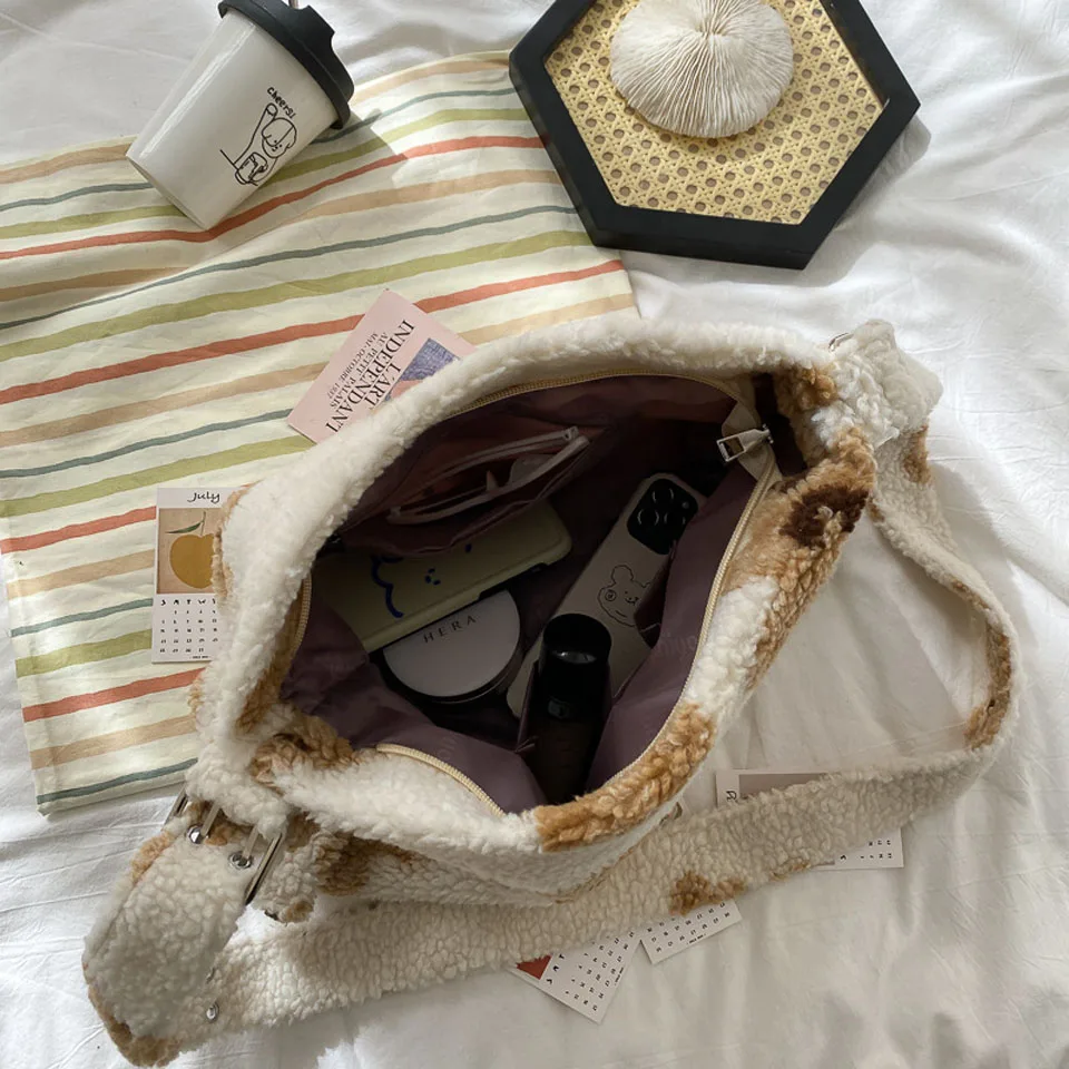 Winter Women Shoulder Crossbody Tote Bag Bear Handbags Like Lamb Fabric Large Capacity Soft Shopping Bags Girls Cute School Bag 
Winter Women Shoulder Crossbody Tote Bag Bear Handbags Like Lamb Fabric Large Capacity Soft Shopping Bags Girls Cute School Bag