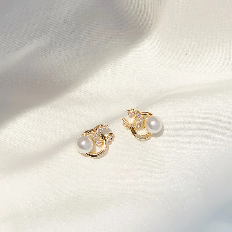 Vintage Brand Female Luxury Small Pearl Stud Earrings for Women Gold Zircon Female Earrings Fashion Aesthetic Jewelry Gifts Cute
Vintage Brand Female Luxury Small Pearl Stud Earrings for Women Gold Zircon Female Earrings Fashion Aesthetic Jewelry Gifts Cute