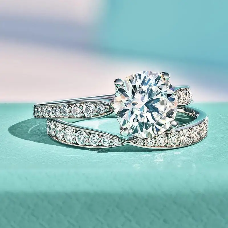 LUOYIYANG Wedding Jewelry Rings for Women Inlaid with Gems Ins Style Fashion Elegant Simple A Pair Couple Ring
LUOYIYANG Wedding Jewelry Rings for Women Inlaid with Gems Ins Style Fashion Elegant Simple A Pair Couple Ring
