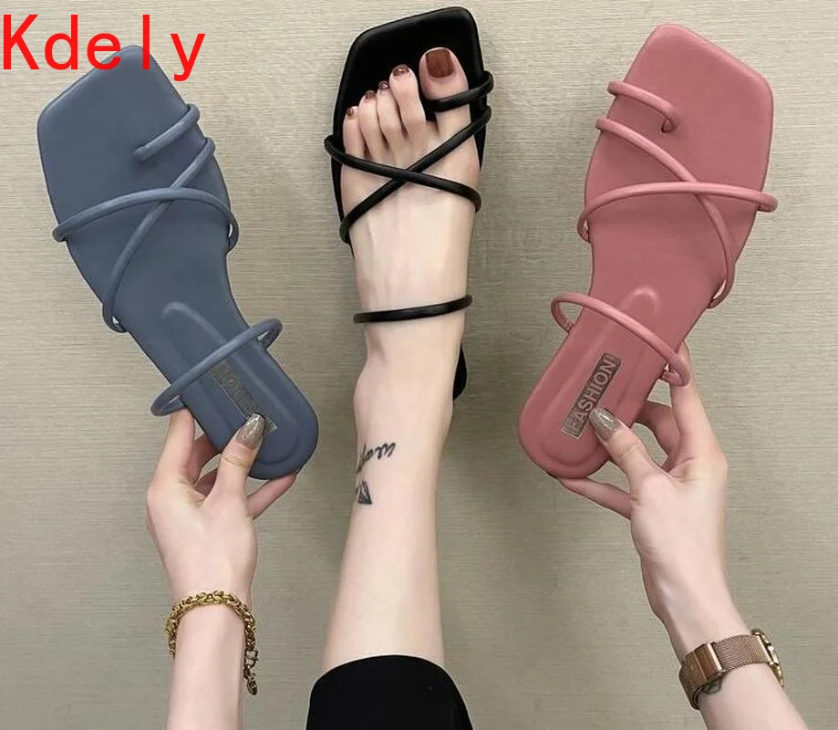 Summer Flat Heels Wear Slippers Foot Ring Belt Roman Sandals Flat Women's Shoes Slippers Low Heel Casual Slippers Beach
Summer Flat Heels Wear Slippers Foot Ring Belt Roman Sandals Flat Women's Shoes Slippers Low Heel Casual Slippers Beach