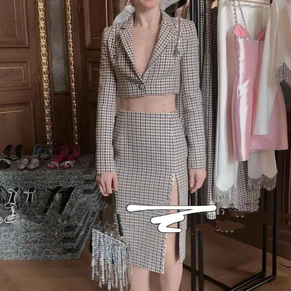 Luxury 2021FW Autumn High Quality Women Diamonds Plaid Short Blazer Coat For Ladies Fashion Jacket Ddxgz3 10.07
Luxury 2021FW Autumn High Quality Women Diamonds Plaid Short Blazer Coat For Ladies Fashion Jacket Ddxgz3 10.07