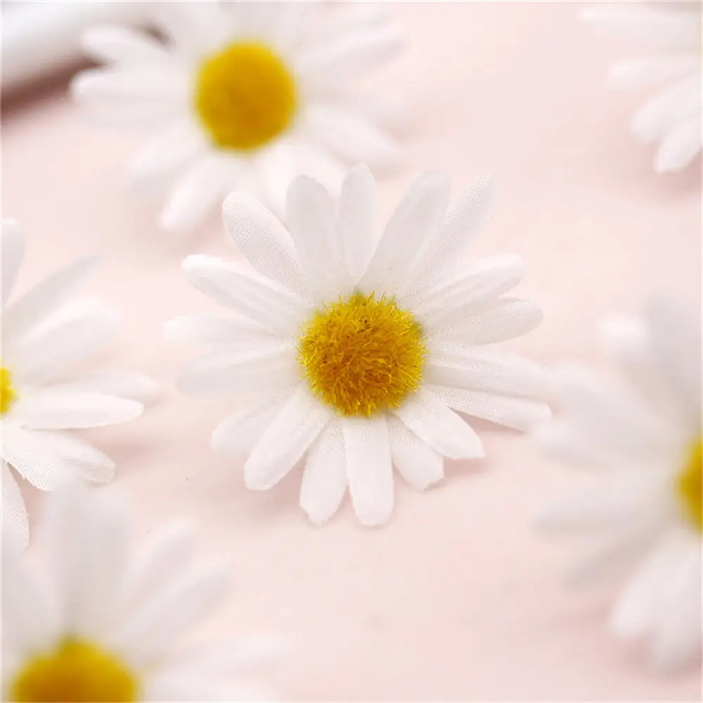 Wedding Decoration 10PCS White Small Daisy Sun Flower Lawn Decoration Flower Flower Head Silk Flower Simulation Flower Diy
Wedding Decoration 10PCS White Small Daisy Sun Flower Lawn Decoration Flower Flower Head Silk Flower Simulation Flower Diy