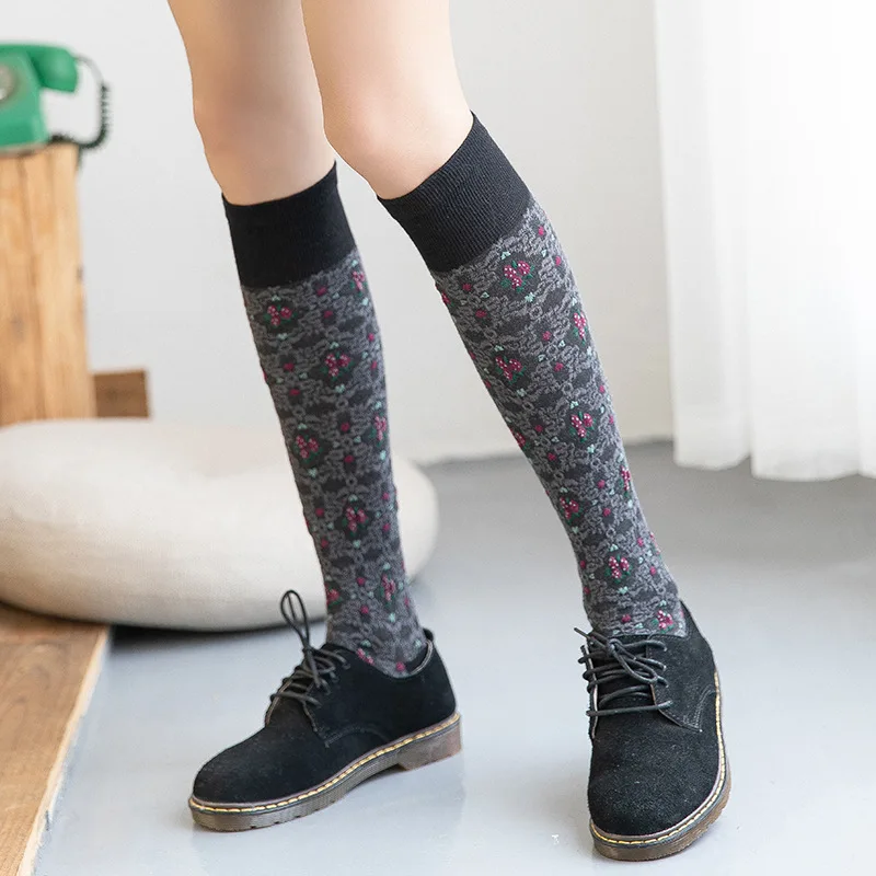 New Design High Quality Thigh High Over the Knee Socks Retro floral Cotton Stockings Women Winter Warmer Soft Sock
New Design High Quality Thigh High Over the Knee Socks Retro floral Cotton Stockings Women Winter Warmer Soft Sock