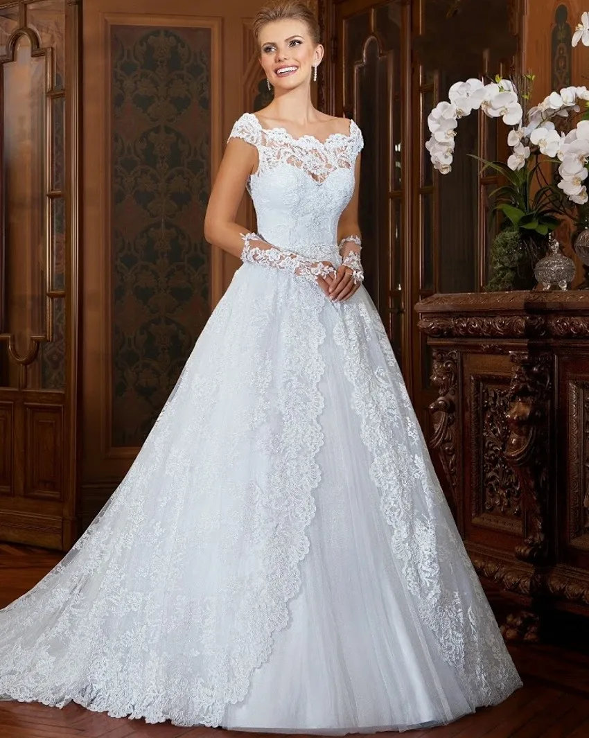 Fashion Sexy Vintage wedding dress A Line Lace appliques Princess vestido de noiva robe de mariage bridal Gown
Fashion Sexy Vintage wedding dress A Line Lace appliques Princess vestido de noiva robe de mariage bridal Gown