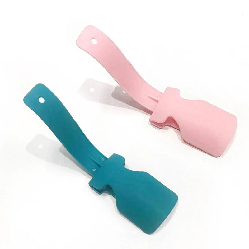 1pcs 17cm Shoe Horns Unisex Professional Lazy Shoe Helper Shoe Lifter Tool Plastic Shoe Horn Spoon Shoes Accessories 
1pcs 17cm Shoe Horns Unisex Professional Lazy Shoe Helper Shoe Lifter Tool Plastic Shoe Horn Spoon Shoes Accessories
