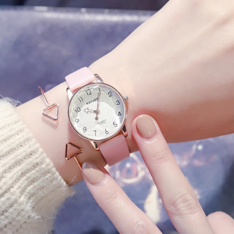 Small fresh design fashion women watches rose gold luxury quartz watch ladies cutting surface leather wristwatches woman clock
Small fresh design fashion women watches rose gold luxury quartz watch ladies cutting surface leather wristwatches woman clock