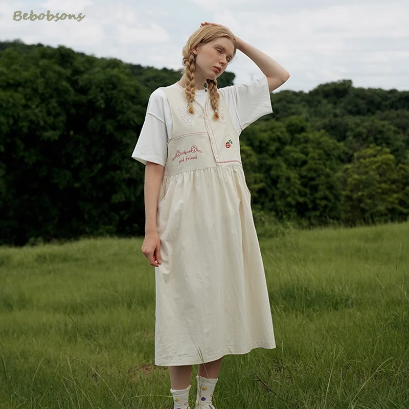 Платье женское свободного кроя без рукавов, с V-образным вырезом и вышивкой, до середины икры, в стиле Харадзюку, лето-осень 
Платье женское свободного кроя без рукавов, с V-образным вырезом и вышивкой, до середины икры, в стиле Харадзюку, лето-осень