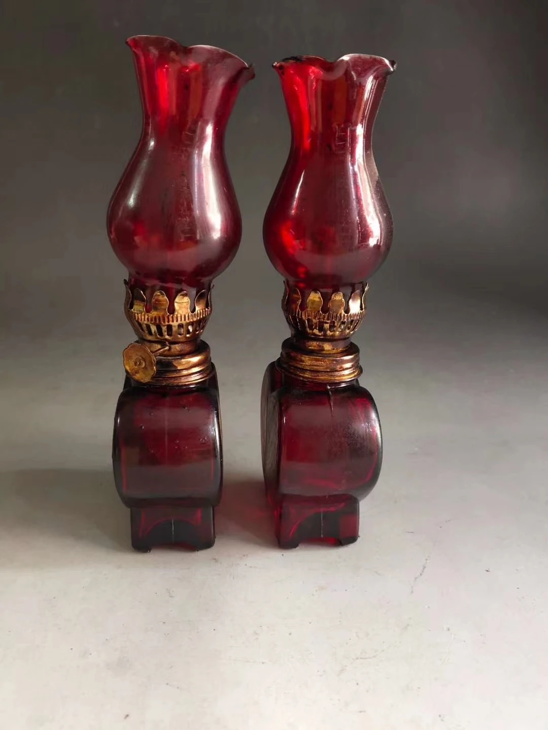 Colored Glaze Old Oil Lamp Chinese Antique about 80 Years of History Preserved Intact Craft Exquisite Antique Home Decor Home
Colored Glaze Old Oil Lamp Chinese Antique about 80 Years of History Preserved Intact Craft Exquisite Antique Home Decor Home