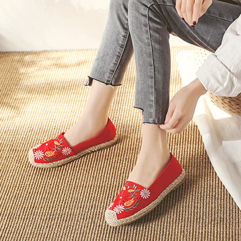 Spring Summer New Style Straw Woven Womens Shoes Ethnic Embroidery Low-cut Cloth Simple Breathable Leisure Fisherman Shoes Women 
Spring Summer New Style Straw Woven Womens Shoes Ethnic Embroidery Low-cut Cloth Simple Breathable Leisure Fisherman Shoes Women