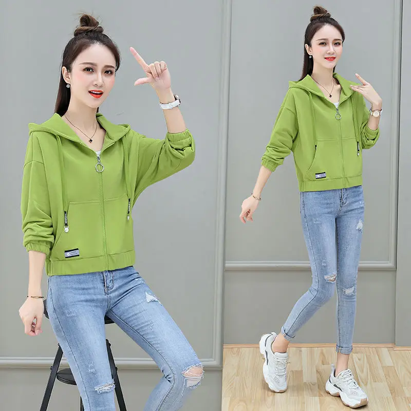 Hooded sweater women's 2020 Autumn New cardigan sports hooded long sleeve women's slim short jacket
Hooded sweater women's 2020 Autumn New cardigan sports hooded long sleeve women's slim short jacket