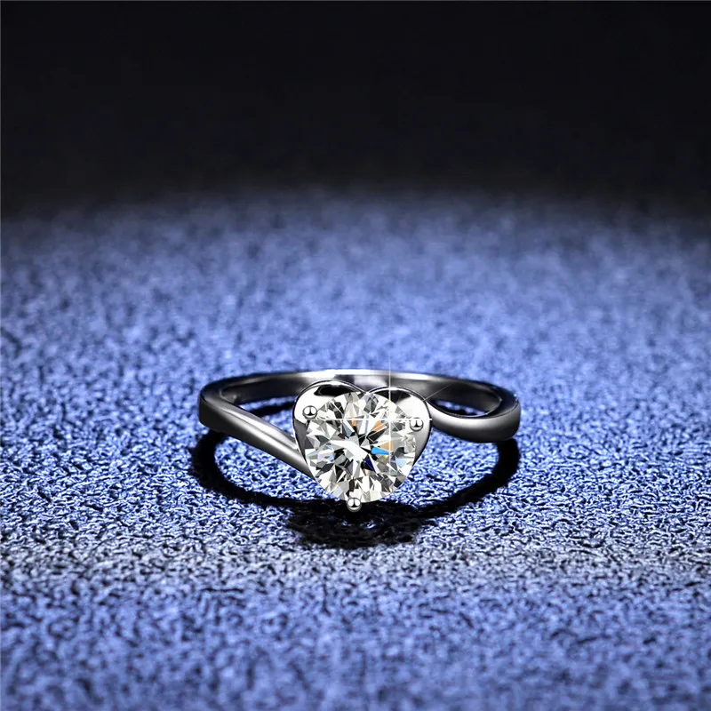 Silver Platinum Diamond Test Passed 1 Carat Excellent Cut D Color Good Quality Moissanite Wedding Heart Ring Silver 925 Jewelry
Silver Platinum Diamond Test Passed 1 Carat Excellent Cut D Color Good Quality Moissanite Wedding Heart Ring Silver 925 Jewelry