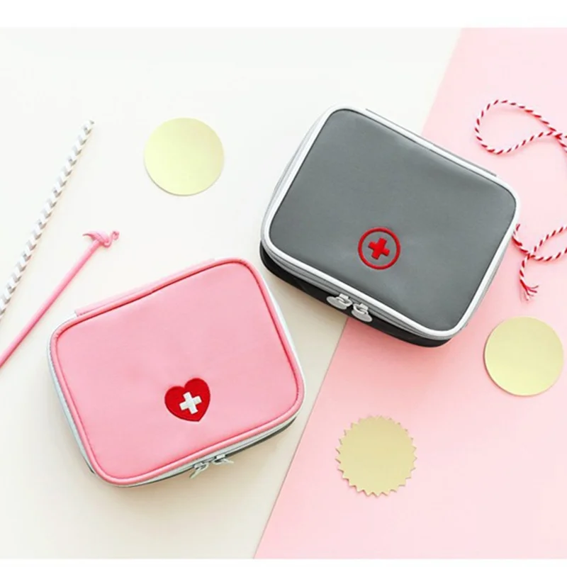 Portable First Aid Kit Bag Small First Responder Travel Storage Bag Emergency Survival Bag Medicine Bag for Outdoor Camping
Portable First Aid Kit Bag Small First Responder Travel Storage Bag Emergency Survival Bag Medicine Bag for Outdoor Camping