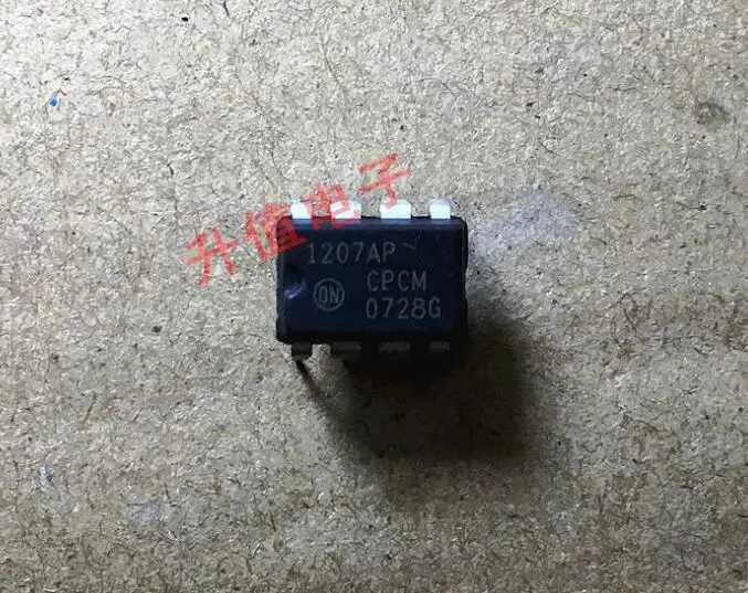 1 шт./лот 1207AP NCP1207AP DIP8 
1 шт./лот 1207AP NCP1207AP DIP8