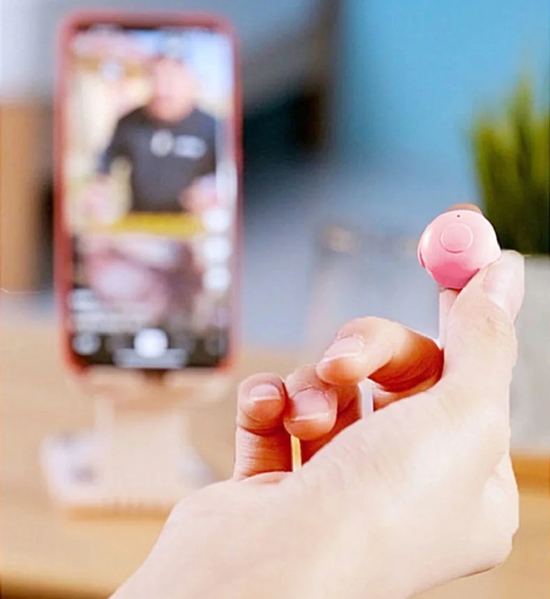 Short Video Page Flipping Device Mobile Phone Remote Control Devicering Fingertip Video Controller Bluetooth 4.0 Remote Control
Short Video Page Flipping Device Mobile Phone Remote Control Devicering Fingertip Video Controller Bluetooth 4.0 Remote Control