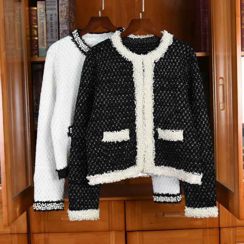 New 2021FW Winner Women High Quality Pearl Patchwork Knitted Cardigans Sweater For Ladies Coat 2 Color
New 2021FW Winner Women High Quality Pearl Patchwork Knitted Cardigans Sweater For Ladies Coat 2 Color
