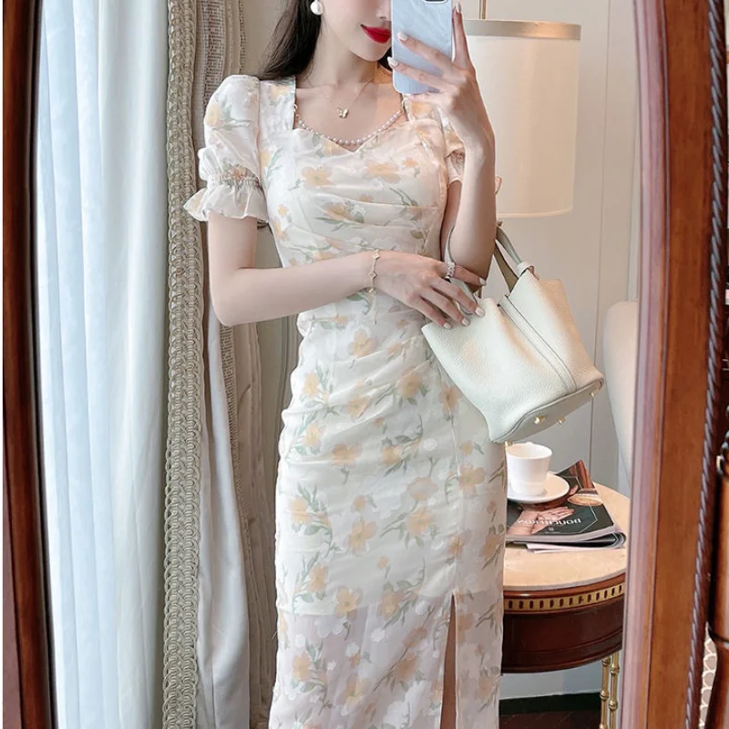 Vintage French Floral Split Midi Dress Women Elegant Kawaii Chiffon Short Sleeve Dress Print Sexy Ladies Party Dress Summer 2021
Vintage French Floral Split Midi Dress Women Elegant Kawaii Chiffon Short Sleeve Dress Print Sexy Ladies Party Dress Summer 2021