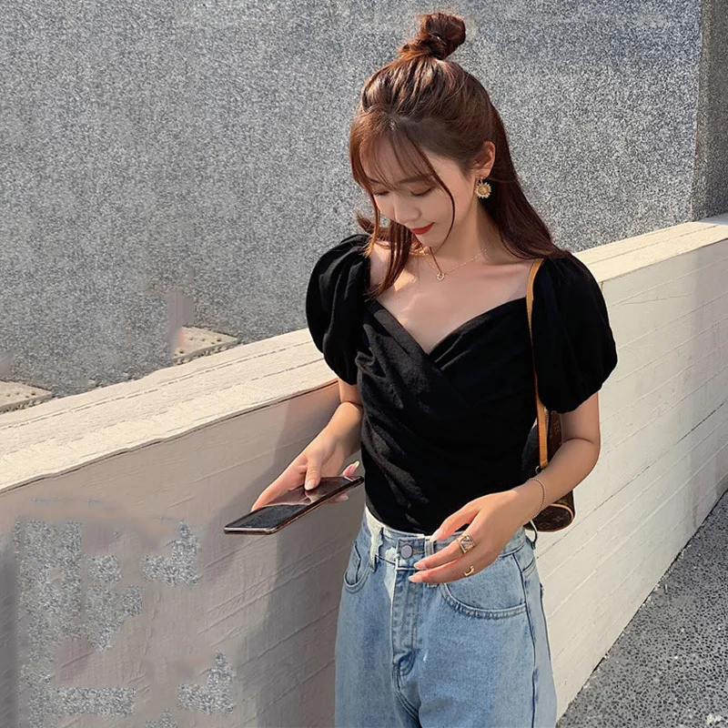 Women Black pleated temperament Short T-shirt New V-Neck Short Puff Sleeve Fashion Tide Spring Summer 2021 C857
Women Black pleated temperament Short T-shirt New V-Neck Short Puff Sleeve Fashion Tide Spring Summer 2021 C857