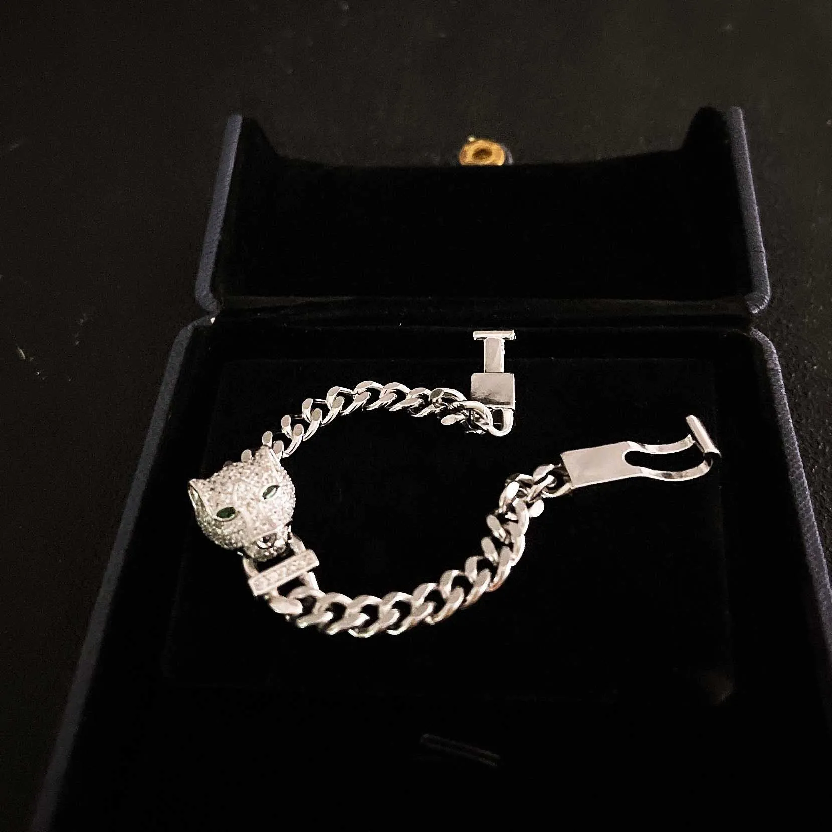 QTT 100% 925 Sterling Silver Bracelet For Women Leopard Zirconia Bracelets On Hand Adjustable Fine Jewelry Party Gift
QTT 100% 925 Sterling Silver Bracelet For Women Leopard Zirconia Bracelets On Hand Adjustable Fine Jewelry Party Gift