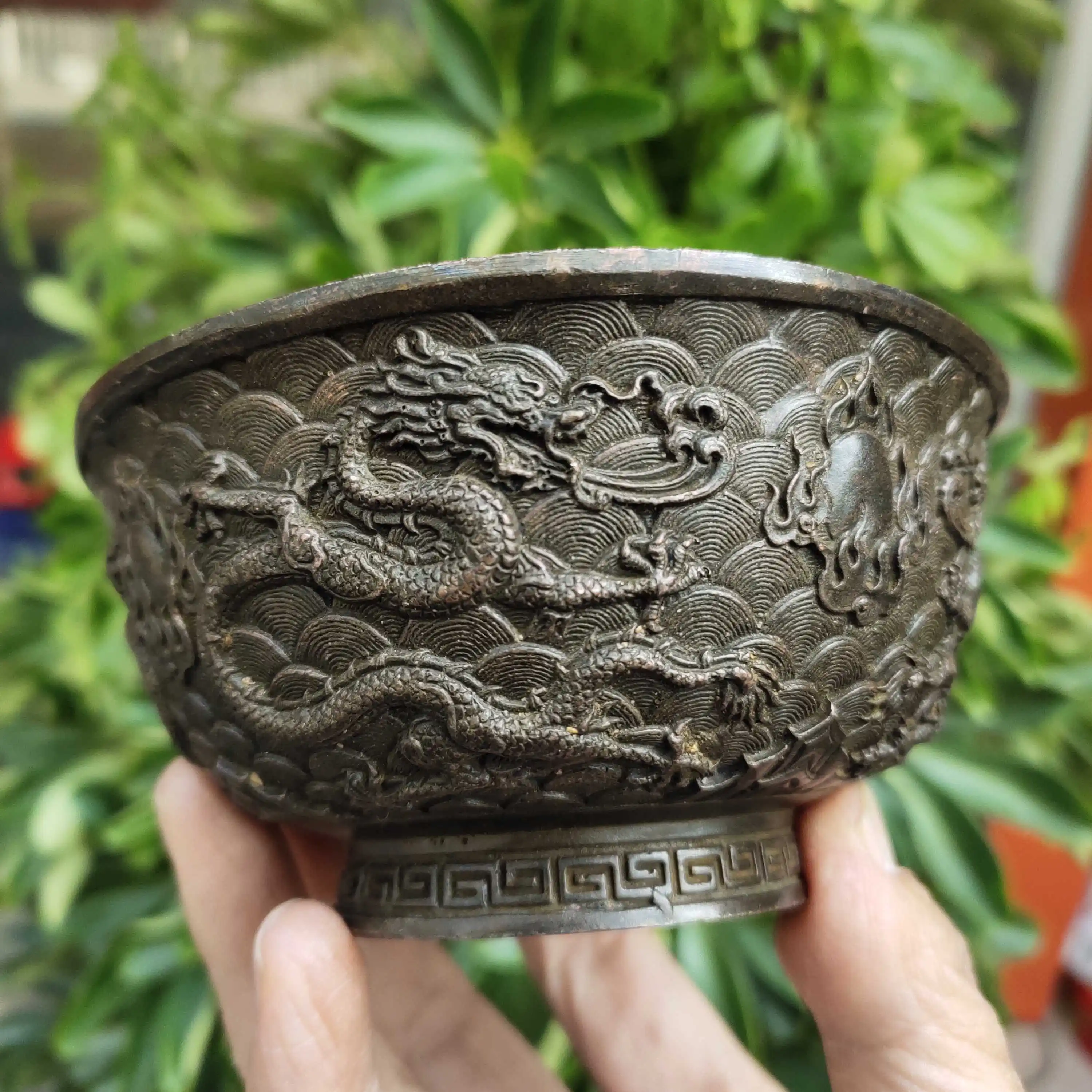 Antique Bronze Ware collection five dragon copper bowl made in the year of Qianlong, household tea ceremony craft ornaments
Antique Bronze Ware collection five dragon copper bowl made in the year of Qianlong, household tea ceremony craft ornaments