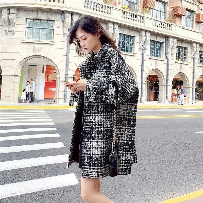 2021 New Korean style Women's Wool Coat loose Houndstooth Plaid Warm Autumn Winter Jackets Mid-length Thick Harajuku Ladies Coat
2021 New Korean style Women's Wool Coat loose Houndstooth Plaid Warm Autumn Winter Jackets Mid-length Thick Harajuku Ladies Coat