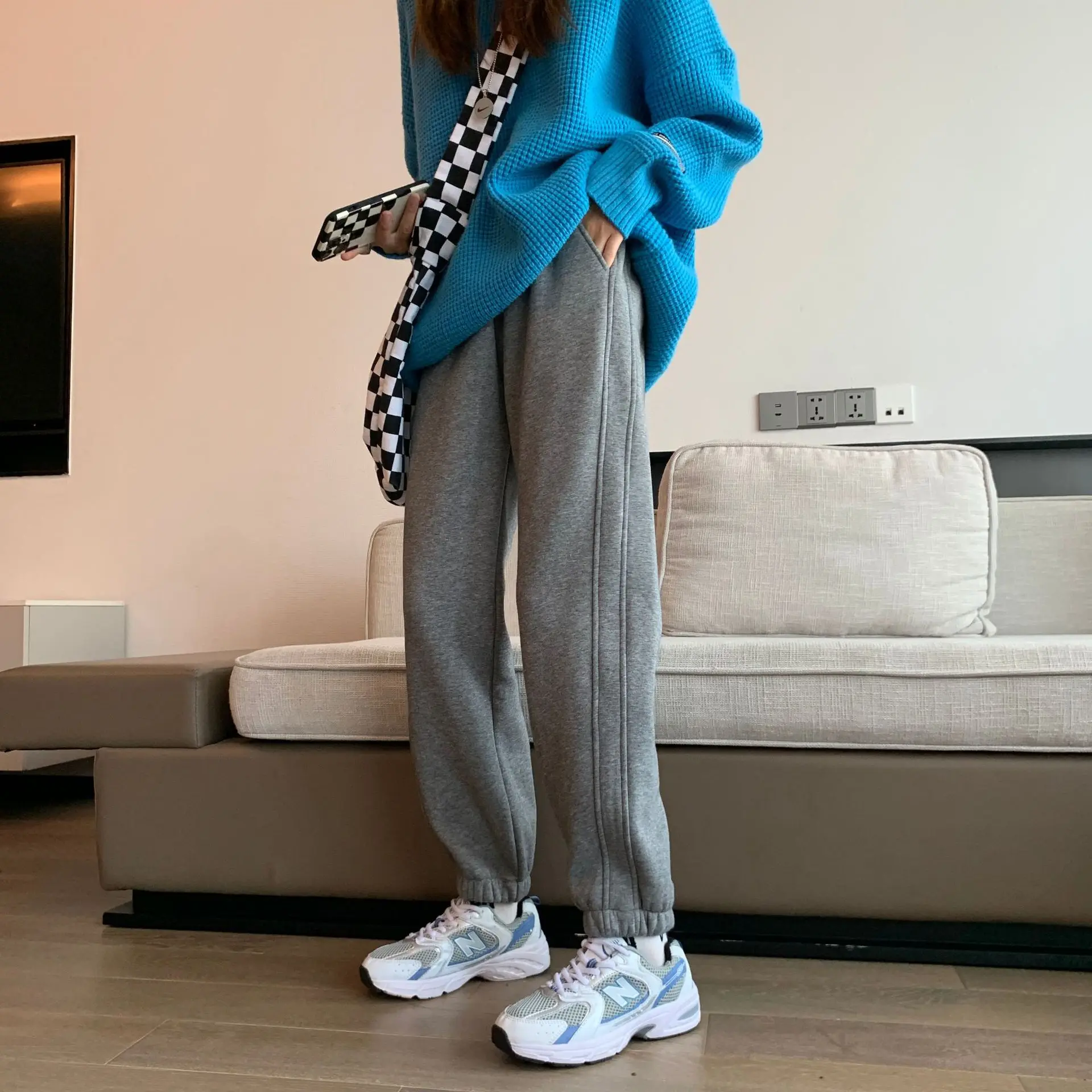 Plus Fleece Trousers Sweatpants Women's Casual Pants High Waist 2021 Autumn and Winter New Thin and Warm Harem Pants
Plus Fleece Trousers Sweatpants Women's Casual Pants High Waist 2021 Autumn and Winter New Thin and Warm Harem Pants