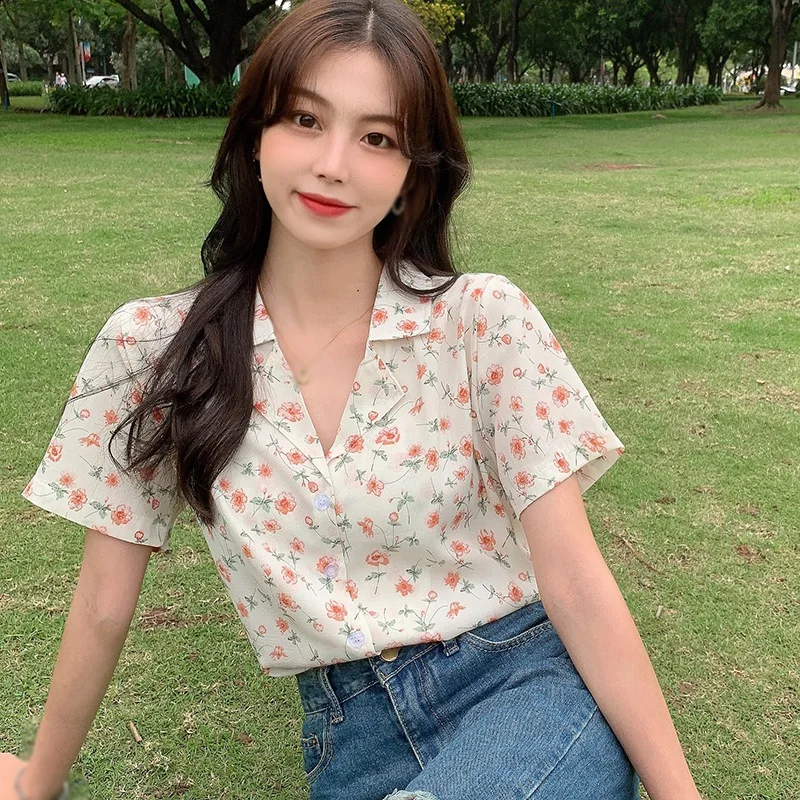 Notched Shirt For Women Summer Floral Printed Sweet Casual Tops Ladies Short Sleeve Chiffon Shirt Female Blouse
Notched Shirt For Women Summer Floral Printed Sweet Casual Tops Ladies Short Sleeve Chiffon Shirt Female Blouse