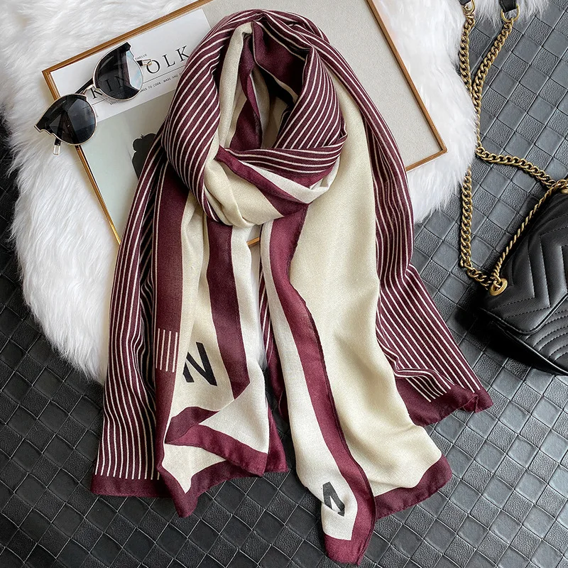 2021 Korean Style Autumn And Winter New Cotton And Hemp Scarves And Sunscreen Beach Towel Women's Warm Fashionable Stripe Shawl
2021 Korean Style Autumn And Winter New Cotton And Hemp Scarves And Sunscreen Beach Towel Women's Warm Fashionable Stripe Shawl