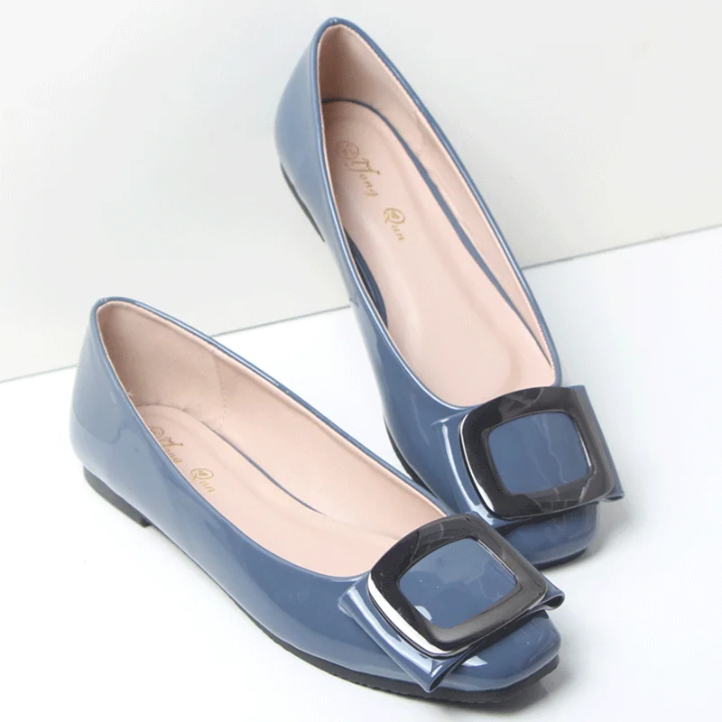 Large Size 41 42 43 44 45 Women Flat Heel Shoes 31 32 33 Square Head Patent Leather Shoes Lady Flats Soft Sole Metal Decoration 
Large Size 41 42 43 44 45 Women Flat Heel Shoes 31 32 33 Square Head Patent Leather Shoes Lady Flats Soft Sole Metal Decoration