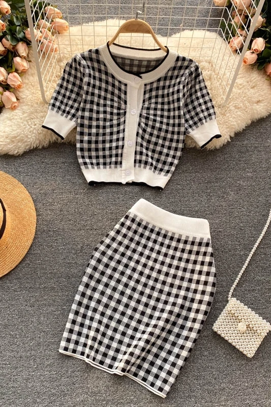 Korean Chic Sweet Knitted Two Piece Set Women Plaid Short Sleeve Sweater Cardigan + Mini Skirt Suits Fashion Casual 2 Piece Set
Korean Chic Sweet Knitted Two Piece Set Women Plaid Short Sleeve Sweater Cardigan + Mini Skirt Suits Fashion Casual 2 Piece Set