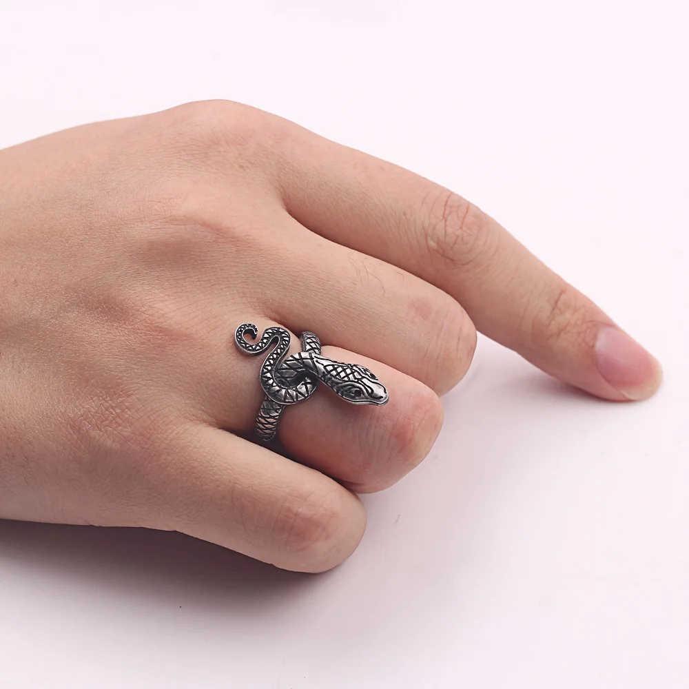 Vintage Punk Style Snake Shape Finger Ring Motorcycle Party Personality Biker Cool Ring Men's Jewelry Fashion Accessories
Vintage Punk Style Snake Shape Finger Ring Motorcycle Party Personality Biker Cool Ring Men's Jewelry Fashion Accessories