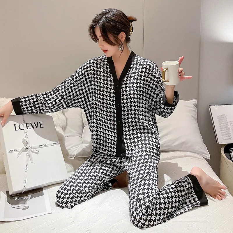 Women 2PCS Pajamas Suit Print Spring New Sleep Set Intimate Lingerie Casual Satin Sleepwear Home Clothing Long Sleeve Pyjamas
Women 2PCS Pajamas Suit Print Spring New Sleep Set Intimate Lingerie Casual Satin Sleepwear Home Clothing Long Sleeve Pyjamas