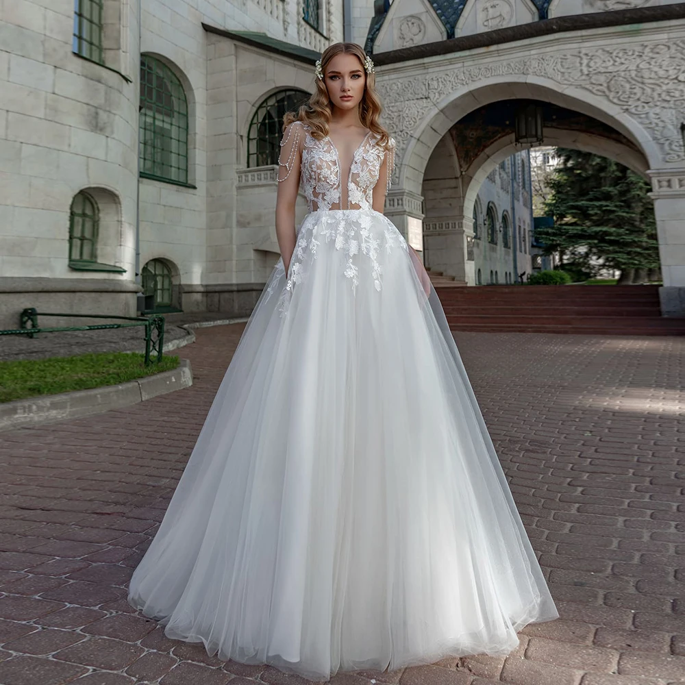 2021 Spring Tulle A Line Wedding Dress For Bride Illusion Back V Neck Formal Princess Bridal Gown New Arrival Robe De Mariage
2021 Spring Tulle A Line Wedding Dress For Bride Illusion Back V Neck Formal Princess Bridal Gown New Arrival Robe De Mariage
