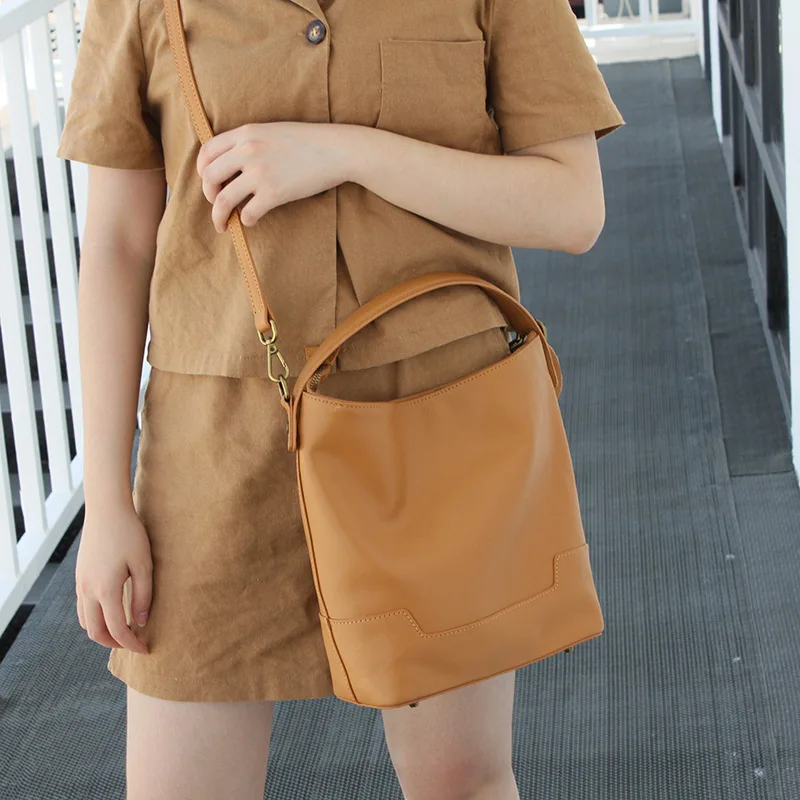 Fashion Simple Bucket Bag for Women Handbag Luxury Genuine Leather Elegant Female Tote Crossbody Shoulder Purse Black 2021 New
Fashion Simple Bucket Bag for Women Handbag Luxury Genuine Leather Elegant Female Tote Crossbody Shoulder Purse Black 2021 New