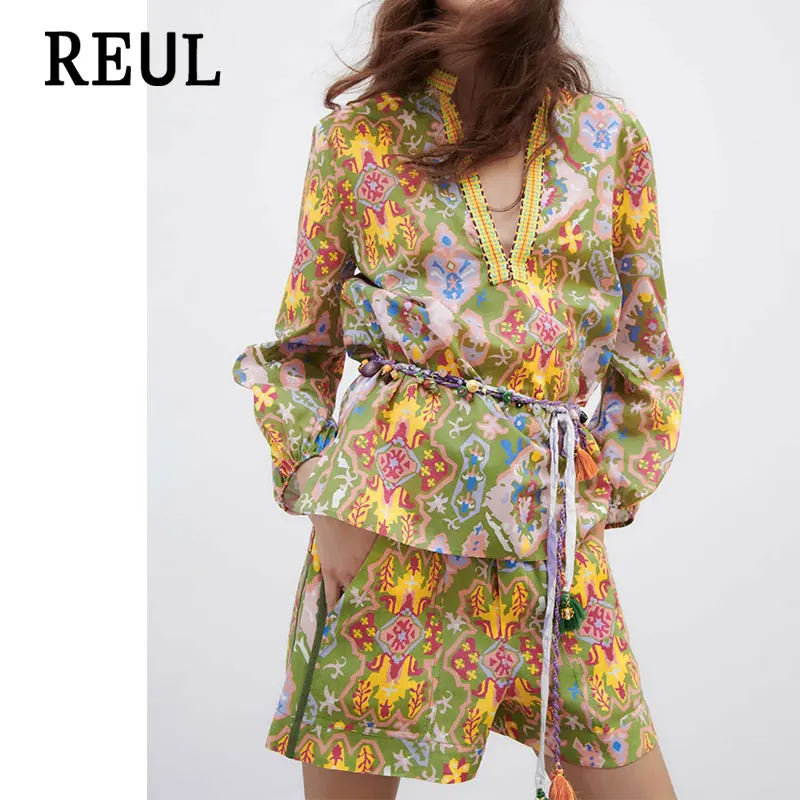 REUL 2021 Za Women Fashion Patchwork Flowers Print Set Blouses Vintage Y2k Long Sleeve Side Vents Female Set Shirts Chic Tops
REUL 2021 Za Women Fashion Patchwork Flowers Print Set Blouses Vintage Y2k Long Sleeve Side Vents Female Set Shirts Chic Tops