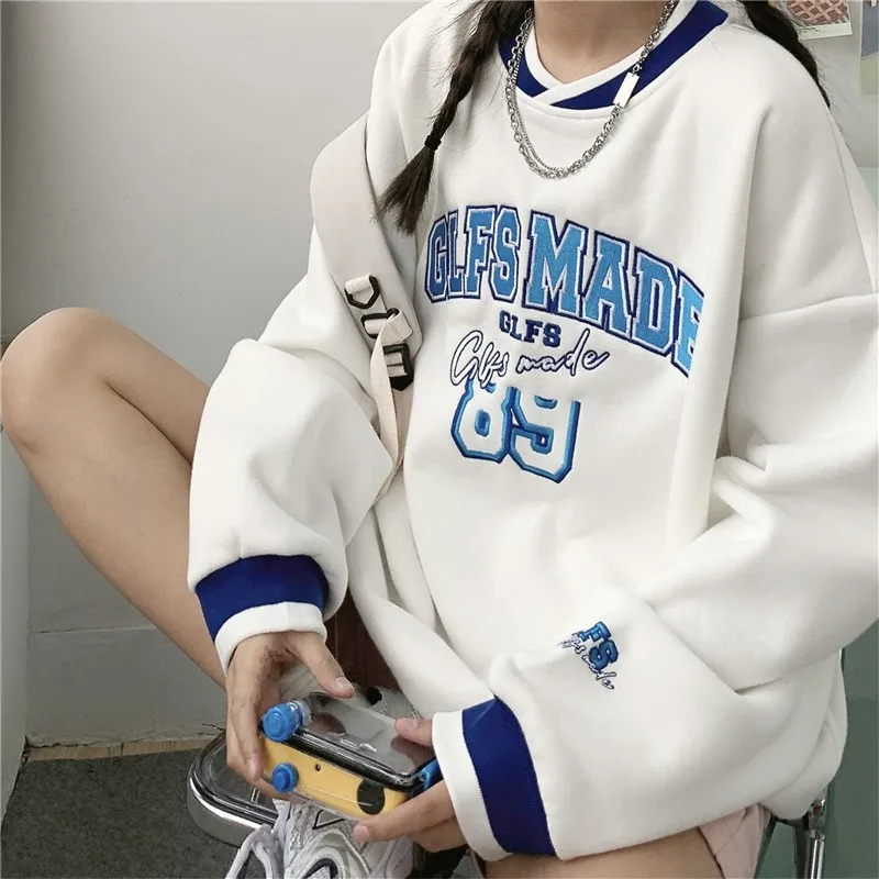 Autumn Winter Aesthetic Retro Streetwear Letter Embroidery Plus Velvet Women Sweatshirts Chic Harajuku V-Neck Pullover Oversized
Autumn Winter Aesthetic Retro Streetwear Letter Embroidery Plus Velvet Women Sweatshirts Chic Harajuku V-Neck Pullover Oversized
