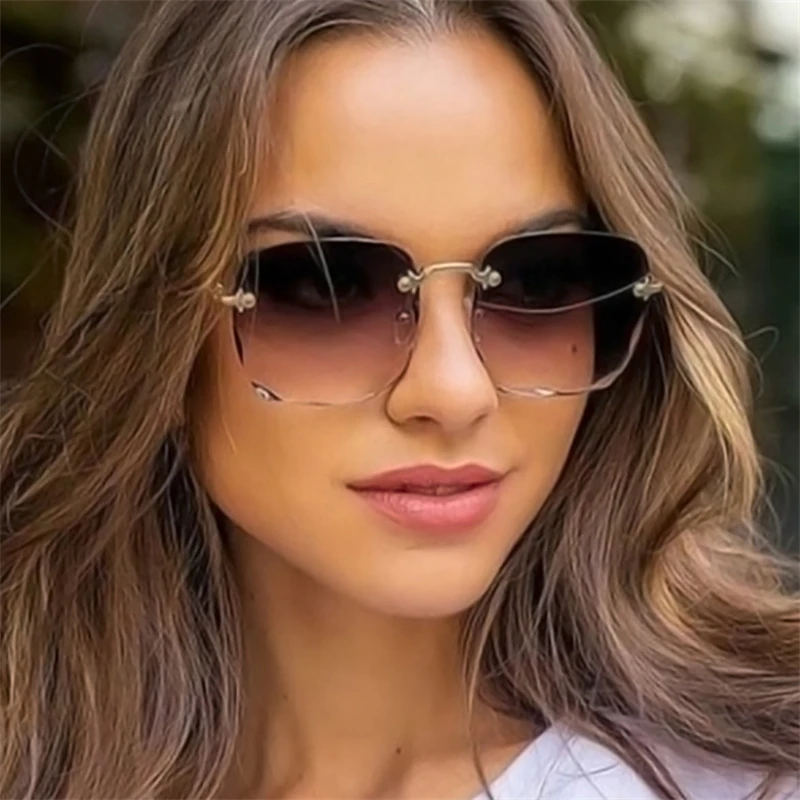 European and American trend big frame square sunglasses women's trimmed rimless sunglasses street shooting catwalk glasses
European and American trend big frame square sunglasses women's trimmed rimless sunglasses street shooting catwalk glasses