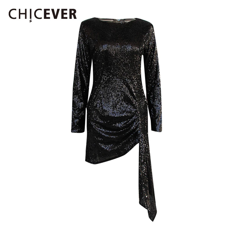 Платье черное с блестками, с круглым вырезом, длинным рукавом, асимметричное, в стиле пэчворк, 2021 
Платье черное с блестками, с круглым вырезом, длинным рукавом, асимметричное, в стиле пэчворк, 2021