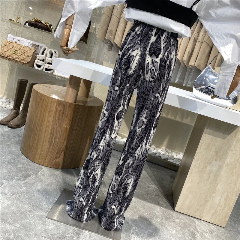 Niche Design 2021 New Tie-dyed Loose Split Casual Pants Retro High Waist Drape Pleated Straight Mop Trousers Pants
Niche Design 2021 New Tie-dyed Loose Split Casual Pants Retro High Waist Drape Pleated Straight Mop Trousers Pants