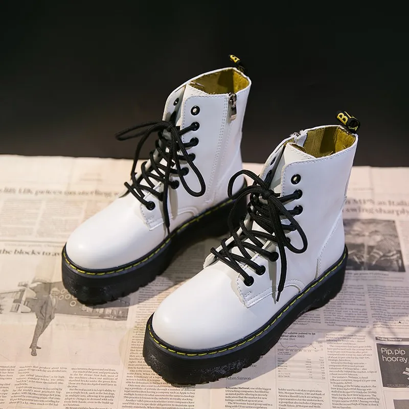 Martin Boots Women's 2020 New Fashion British Style Korean Autumn And Winter Boots Thick-soled Boots Short Boots Wholesale.
Martin Boots Women's 2020 New Fashion British Style Korean Autumn And Winter Boots Thick-soled Boots Short Boots Wholesale.