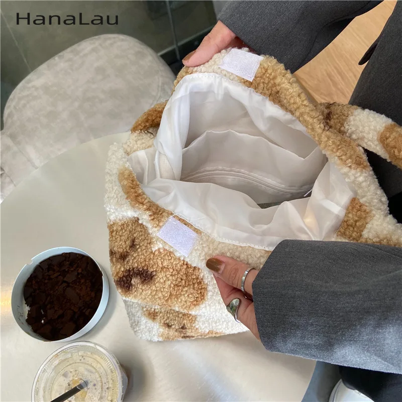 Cute Plush Bear Style Women Messenger Bags Fashion Cow Pattern Ladies Small Shoulder Bag Large Capacity Student Girl Handbags
Cute Plush Bear Style Women Messenger Bags Fashion Cow Pattern Ladies Small Shoulder Bag Large Capacity Student Girl Handbags