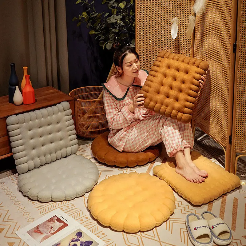 High Quality Nordic Style Biscuit Plushie Seat Cushion Soft Bay Window Cushion Pillow Simulation Biscuits Dolls Stuffed for Girl
High Quality Nordic Style Biscuit Plushie Seat Cushion Soft Bay Window Cushion Pillow Simulation Biscuits Dolls Stuffed for Girl