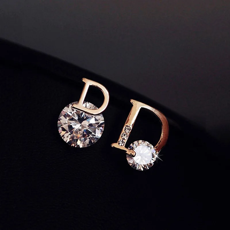 European and American personality shiny D letter asymmetric Earrings sexy party queen Earrings fashion trendsetter lady Earrings
European and American personality shiny D letter asymmetric Earrings sexy party queen Earrings fashion trendsetter lady Earrings