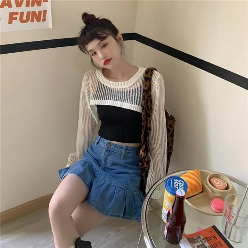 Two-piece suit women's clothing students' autumn ultra-short hollow-out knitted blouse + letter embroidered camisole
Two-piece suit women's clothing students' autumn ultra-short hollow-out knitted blouse + letter embroidered camisole