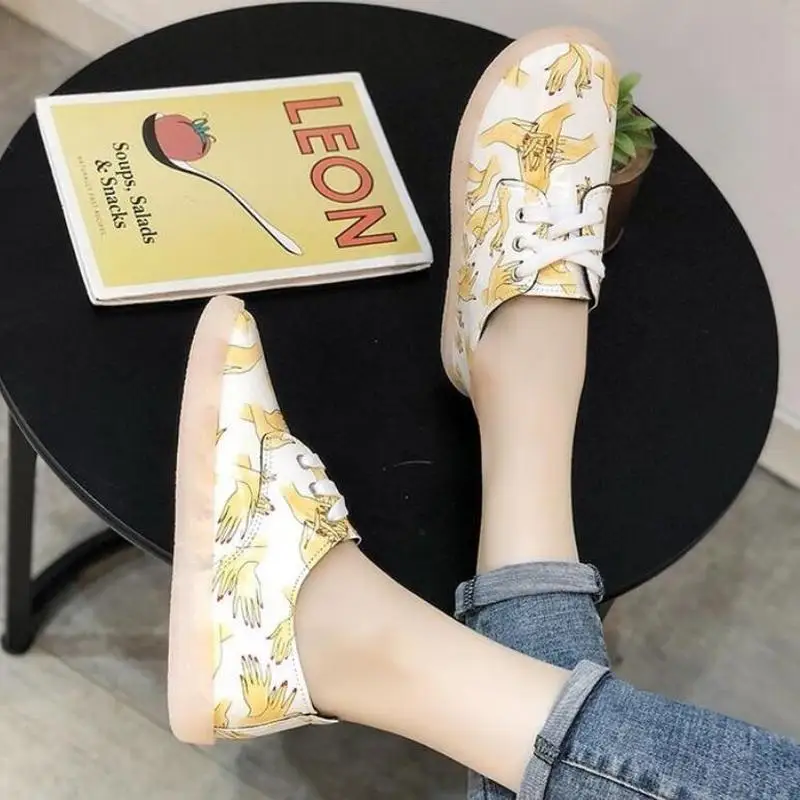 women flats casual shoes woman plus size light lace-up running sports printed shoe
women flats casual shoes woman plus size light lace-up running sports printed shoe