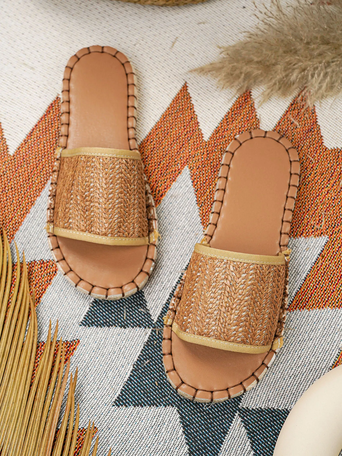 Summer Women Sandals Shoes Flip Flops Open Toe Ladies Casual Flat Slides PU Leather Female Slippers High Quality Sandalias Mujer 
Summer Women Sandals Shoes Flip Flops Open Toe Ladies Casual Flat Slides PU Leather Female Slippers High Quality Sandalias Mujer